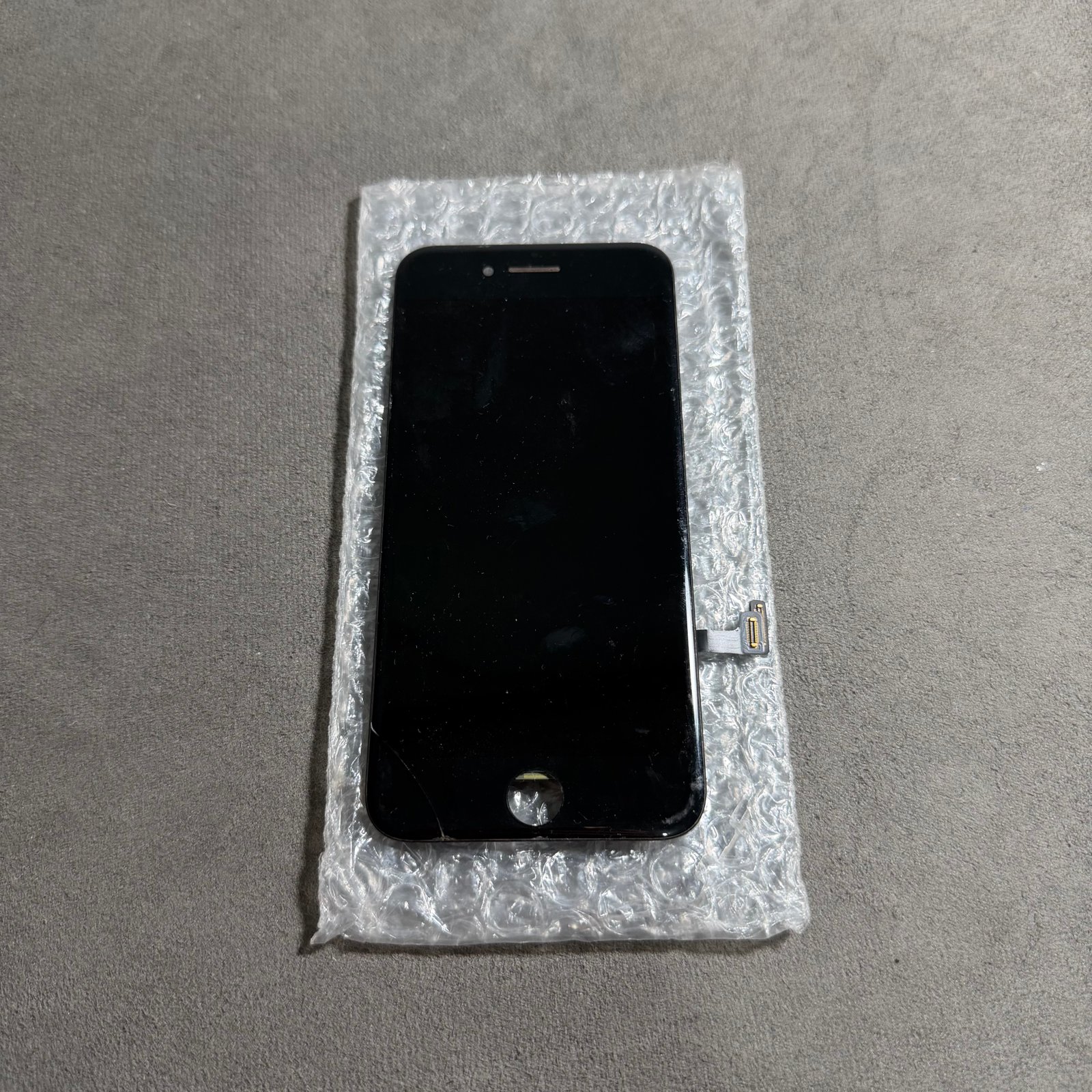LCD Copotan original iPhone 7 warna hitam kondisi retak
