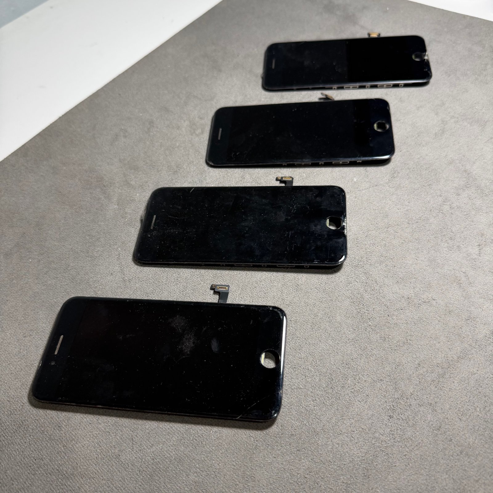 LCD Copotan original iPhone 7 warna hitam kondisi retak